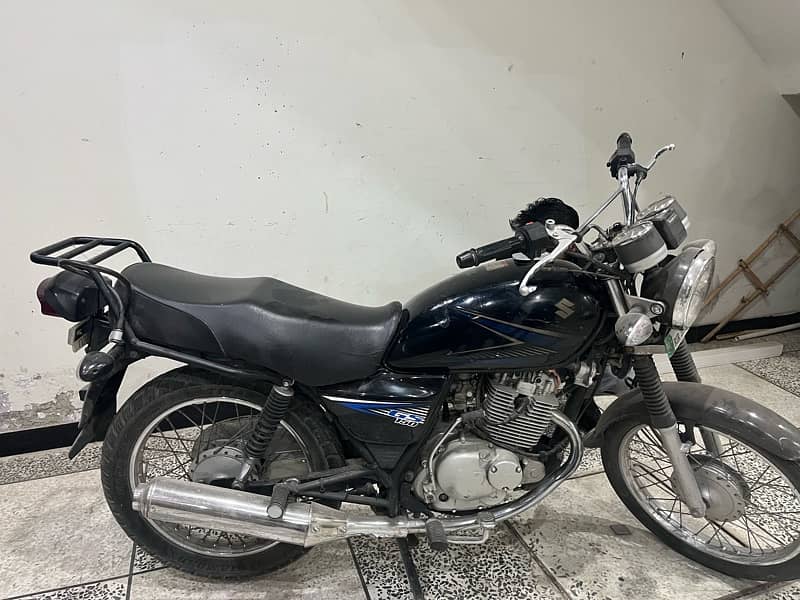 Suzuki GS 150 2