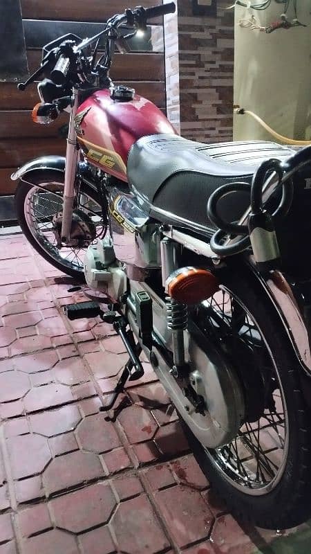 Honda 125 special edition 6