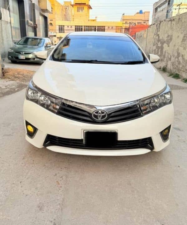 Toyota Corolla gli 2015 model 0