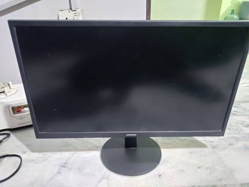 Samsung 19 inch 1080p LED 2021 model Fresh piece ( price negotiable) 8