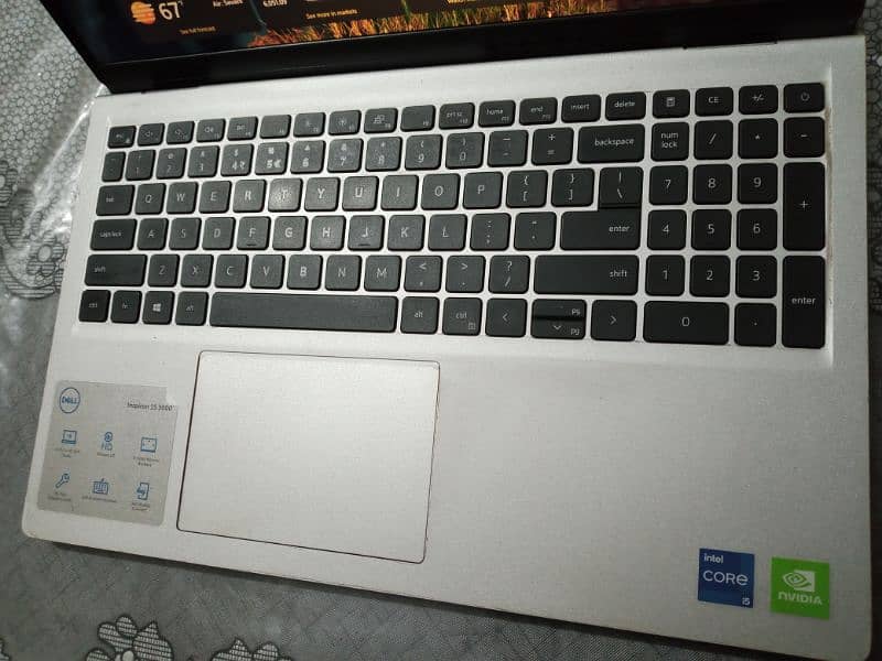 DELL Laptop inspiron 15  (3000) 4