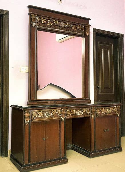 Dressing Table for sale with troller 1