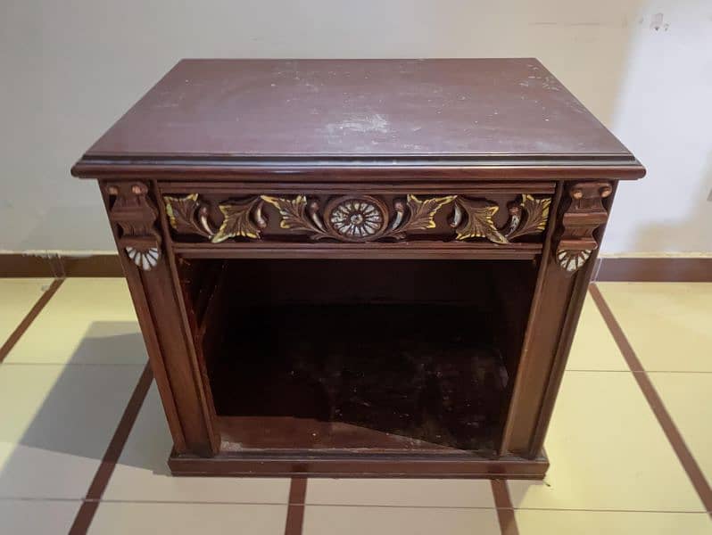 Dressing Table for sale with troller 5