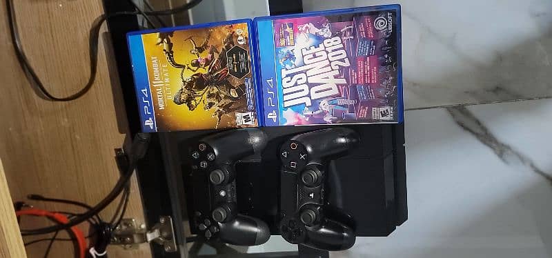 PS4 Fat Jailbreak with 2 controlers with two DVD exchange possible 0