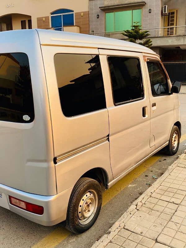 Daihatsu Hijet 2010 1