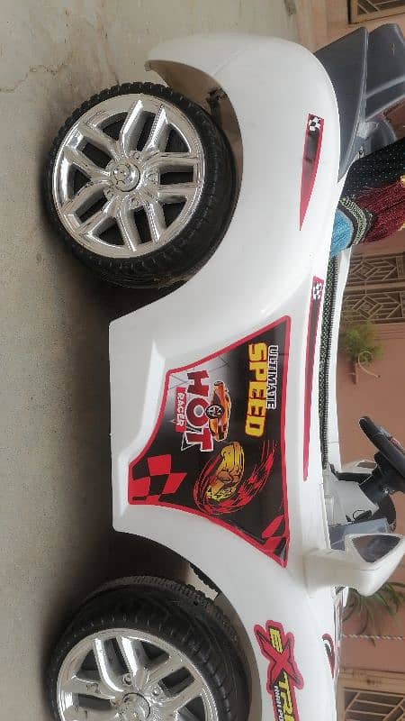 kids car for sale sirf 1 week use hui 3