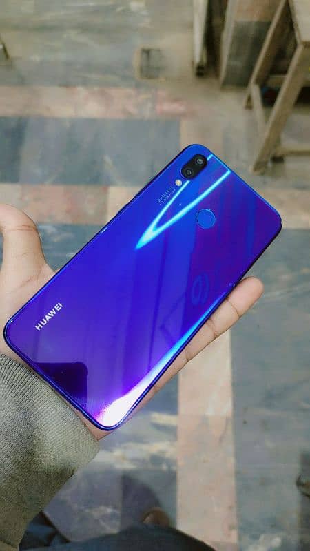 Huawei nova 3i 0