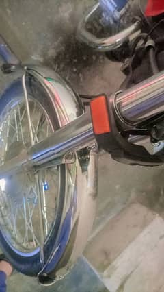 mudguard jenune ha bilkul 21 model ka ha saff ha bilkul