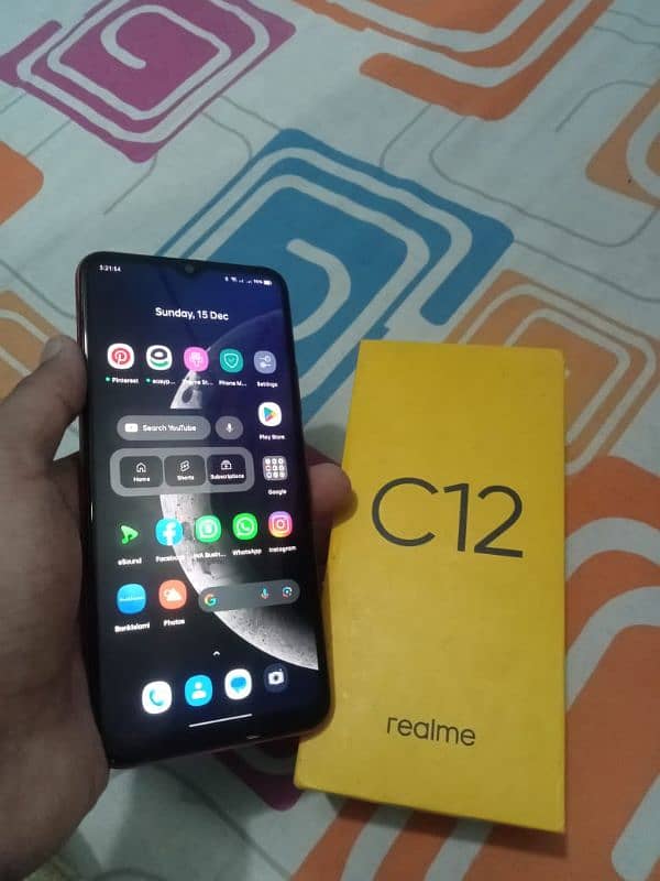 Realme C12 0