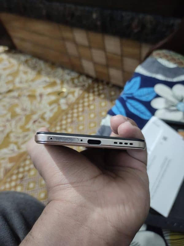 vivo v23e only upper mini scratch otherwise all ok 10/9.9 7