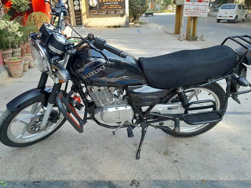 Suzuki gs 150 se 3