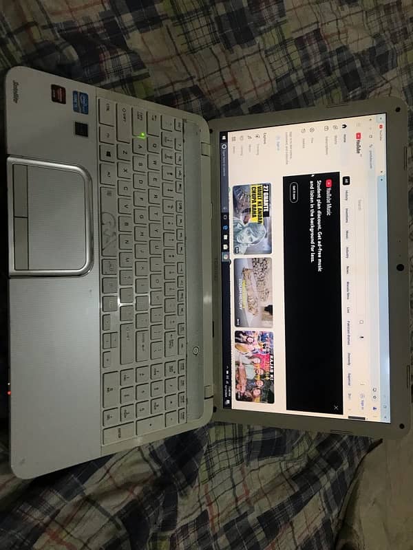 Toshiba core i3 3rdgen 4gb ram 500gb HD 3