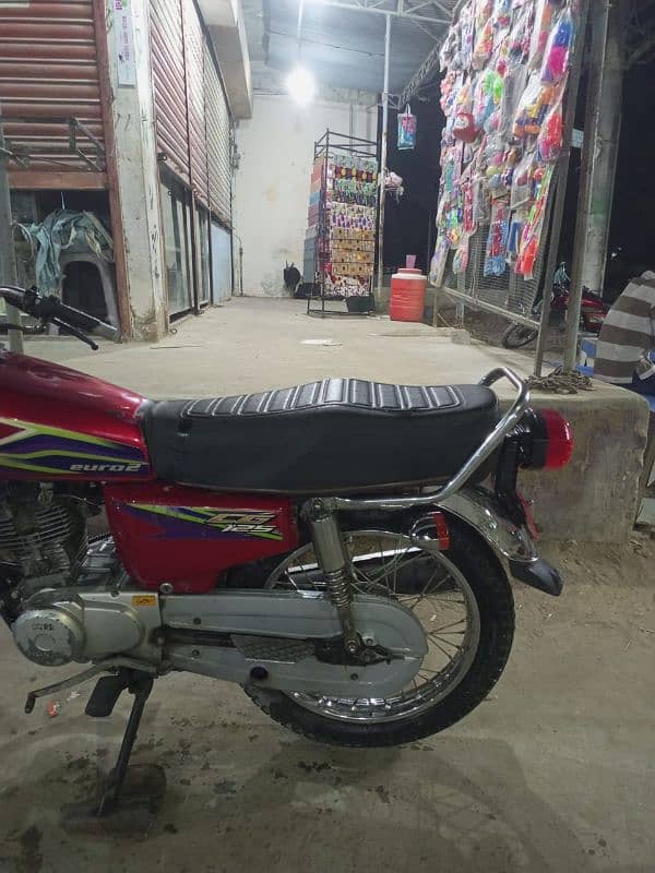 Honda 125 red colour 10/10 1