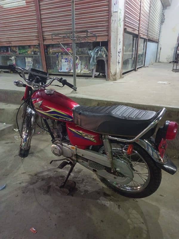 Honda 125 red colour 10/10 2