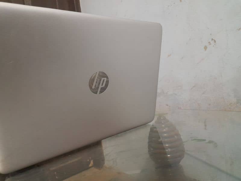 HP Elitebook G3 840 i5 6th gen 8gb ram, 256 gb ssd 4