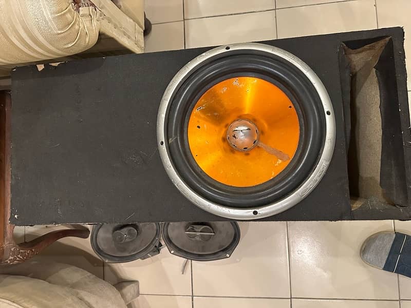 Cadence subwoofer and jbl speakers for car 1