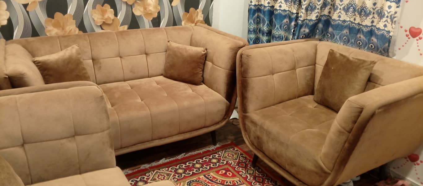 Sofa set 4 seaters 8