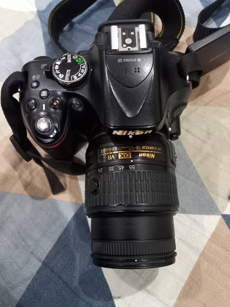 Nikon DSLR D5200 camera 2