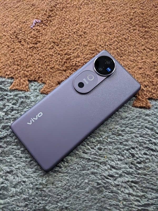 Vivo V40 Pro New Purple 1