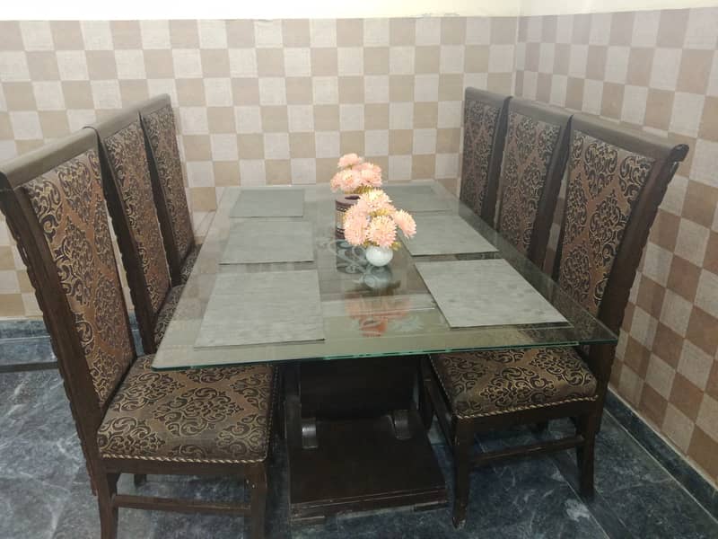 6 solid chairs and top glass dinning table 2