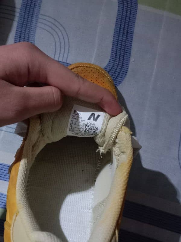 10/10 condition sneakers 2