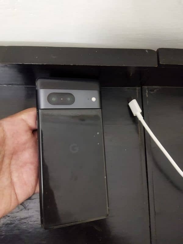 Pixel 7 10/10 condition for urgent sale 11