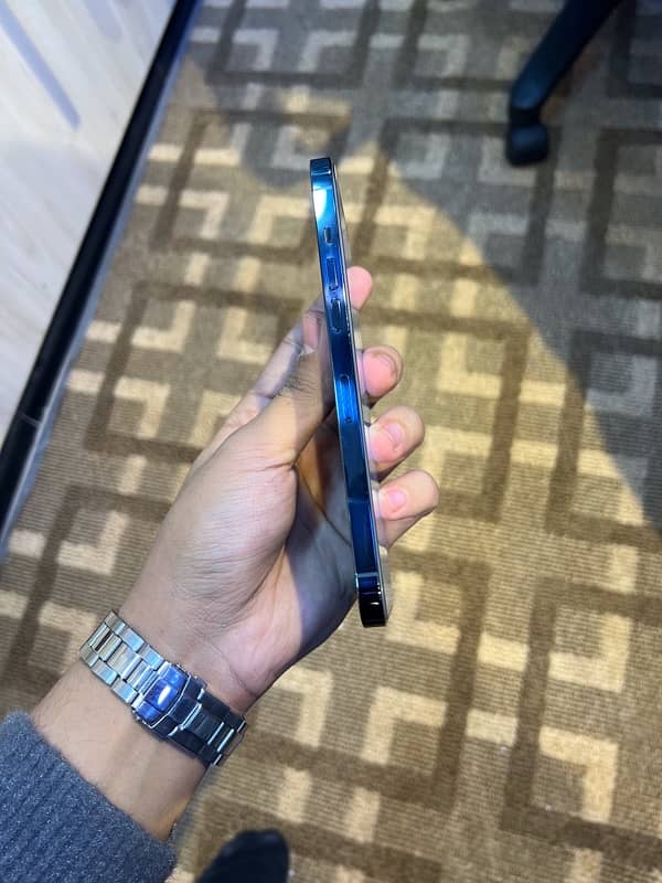 iphone 12 pro max blue colour factory 4