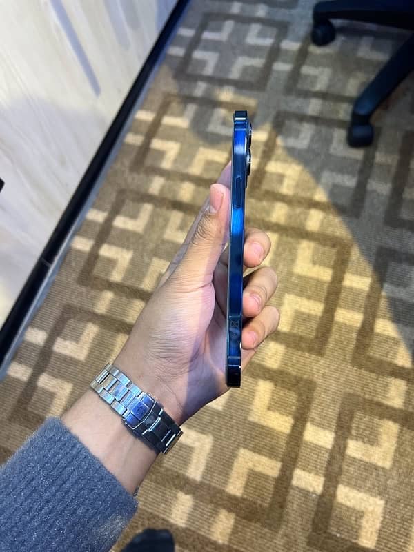 iphone 12 pro max blue colour factory 5