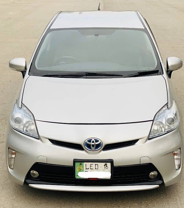 Toyota Prius 2012 model Registered in 2016 0