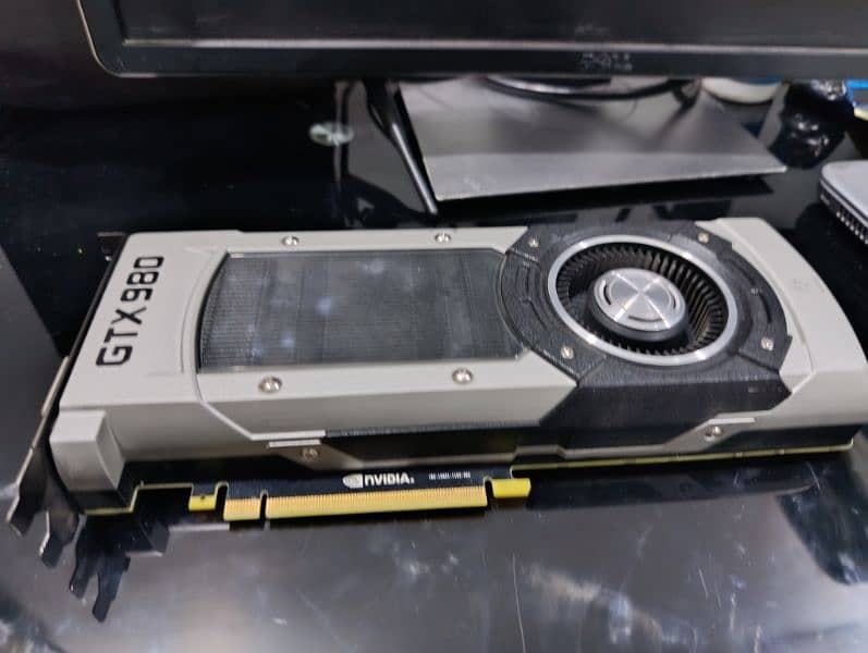 Nvidia GTX 980 Founders Edition 4