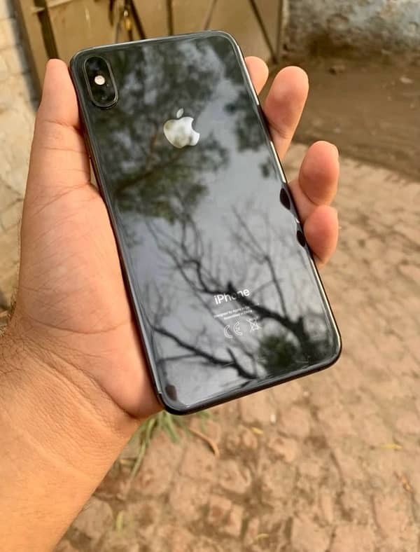 iphone xs max 256 PTA WATERPACK DUAL SIM APPROVED 0