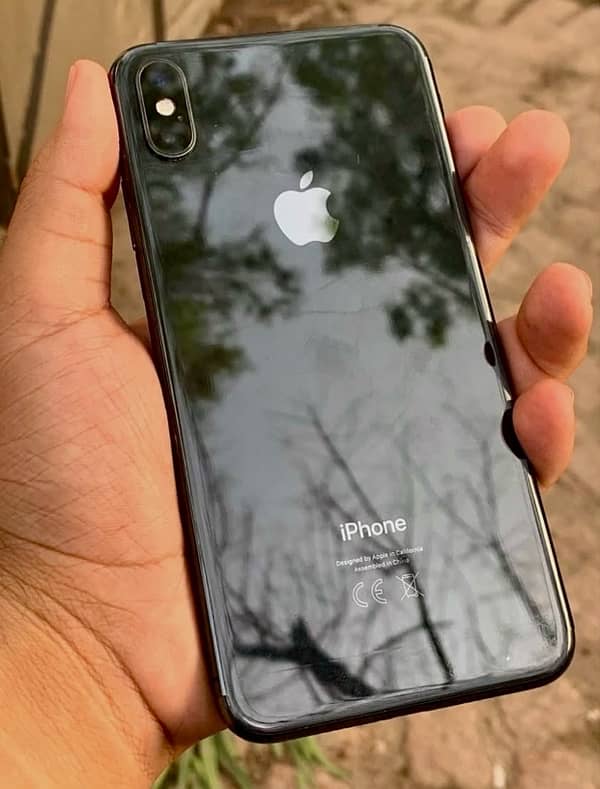 iphone xs max 256 PTA WATERPACK DUAL SIM APPROVED 1