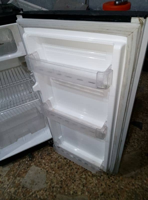 pel bedroom size fridge for sale 3