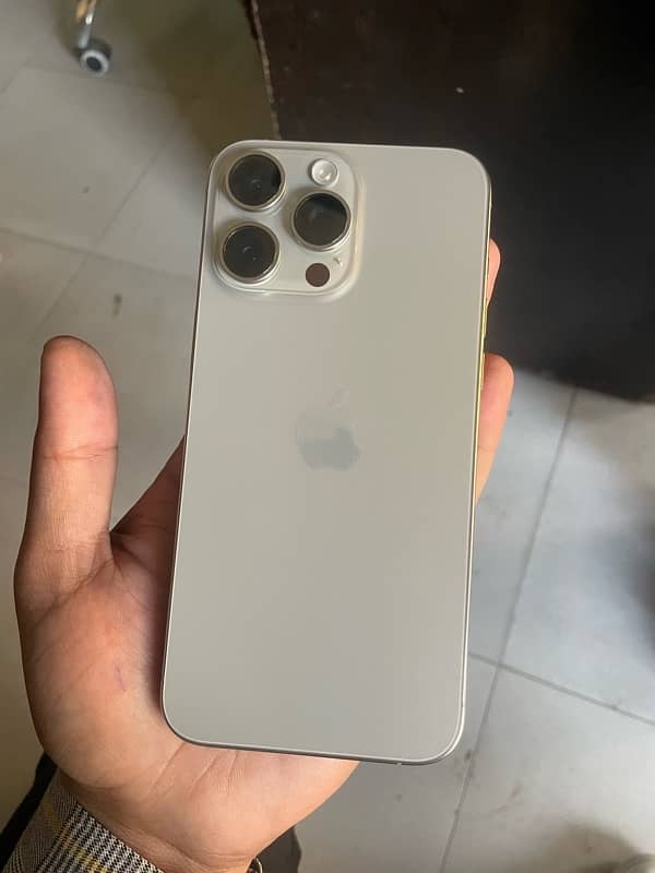 iPhone 15pro max 0