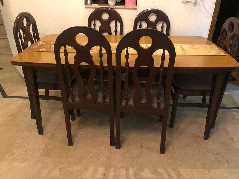 Good quality Wood dinning table with six seats 4