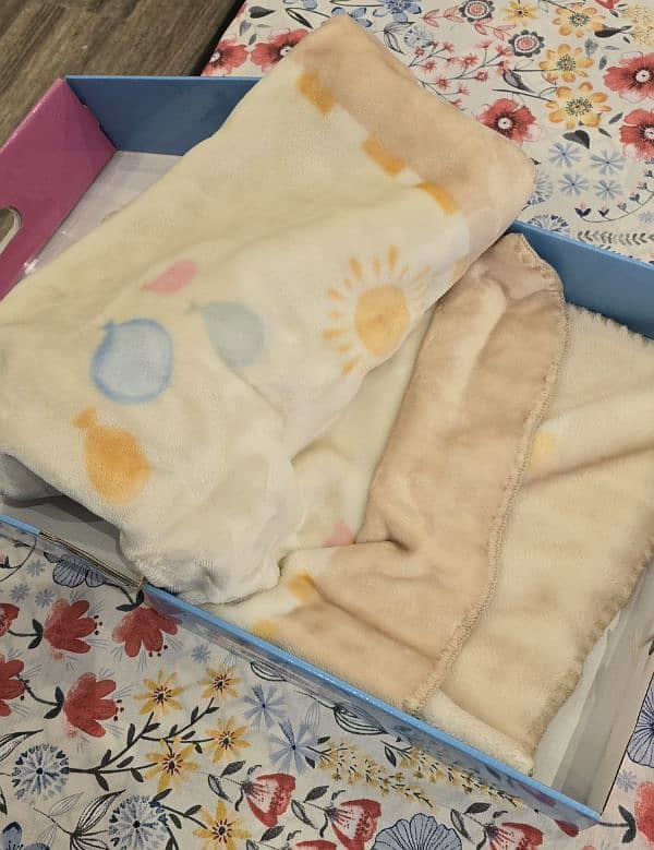 Newborn blankets and baby carrier 10