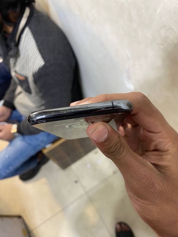 iphone 11 pro (PTA) approved . 2