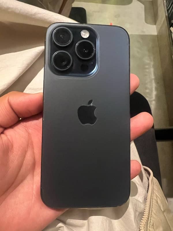 iPhone 15 pro 256gb 0