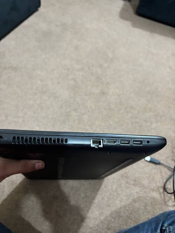 Hp i3 6 gen 8 gb ram ddr4 128 gb ssd 10 by 10 condition 3