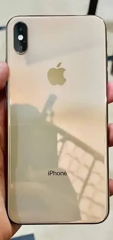 iphone xsmax 64 gb 10/10 condition water pack 81 heath 0