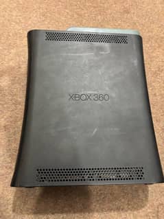 Xbox 360 with 2 controllers 10by10 condition not repair