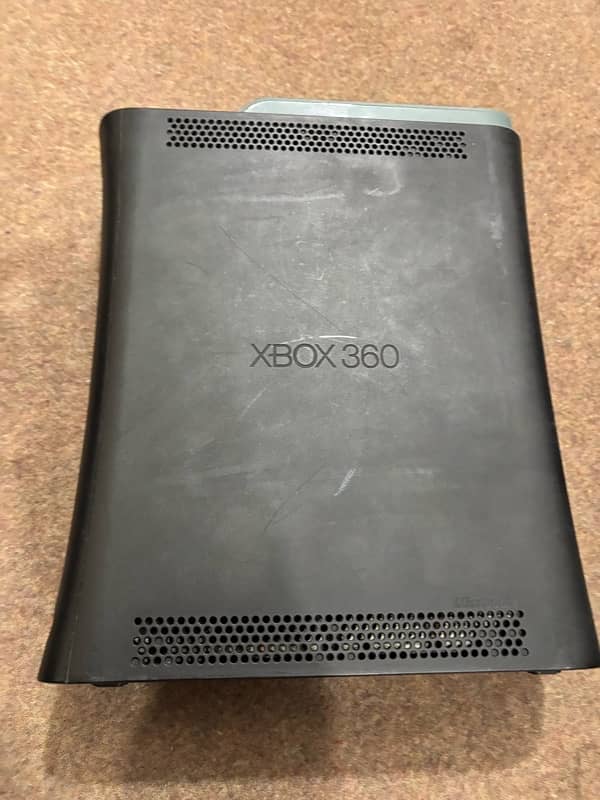 Xbox 360 with 2 controllers 10by10 condition not repair 0