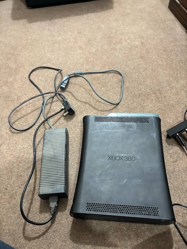 Xbox 360 with 2 controllers 10by10 condition not repair 5