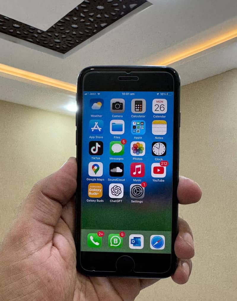 iPhone 8 (64GB) - Factory Unlocked - Non PTA 0