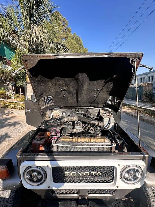 Toyota Fj40 1981 pindi number vip 2