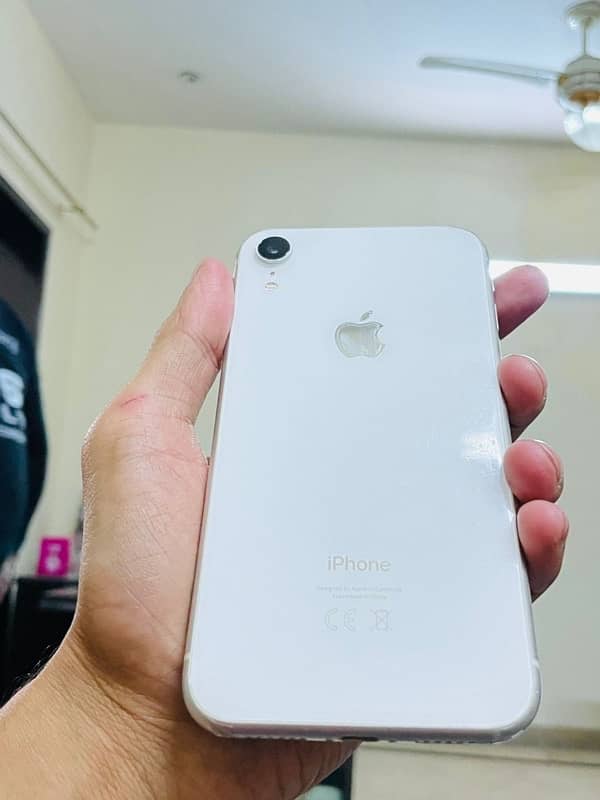 I phone Xr Non pta with full Box 3