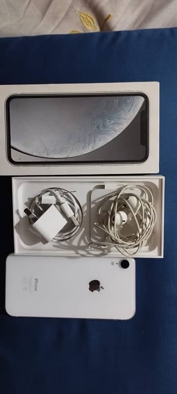 I phone Xr Non pta with full Box 8