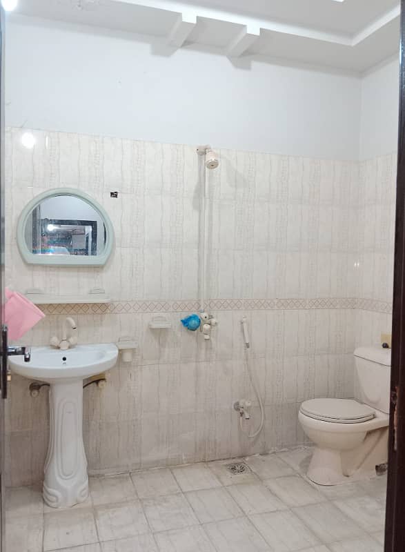 6 Marla Upper Portion For Rent In Saddar Zarrar Shaheed Road 3