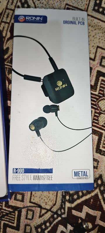 Ronin R990 bluetooth good condition best sond 3