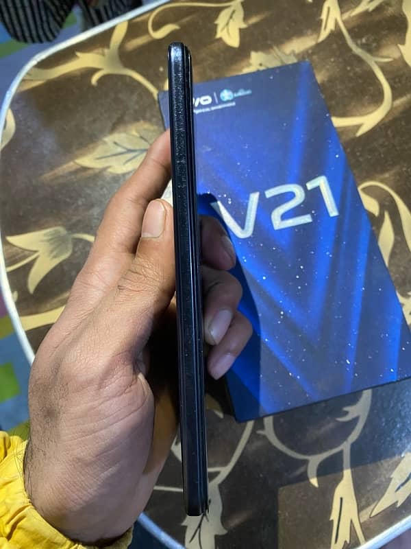 vivo v21  6gb  128gb  official pta approved 0